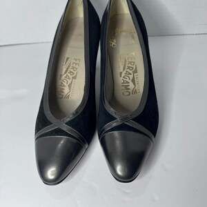 Vintage Salvatore Ferragamo Suede Kitten Heels w/ Cap Toe - Size 6.5